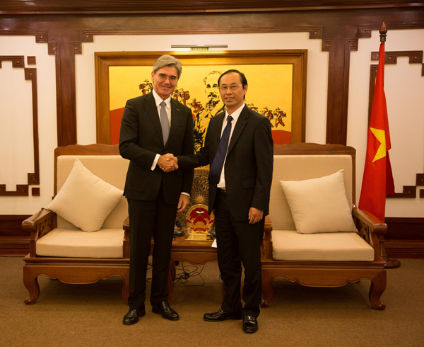 Chủ[-]tịch[-]kiêm[-]Tổng[-]giám[-]đốc[-]tập[-]đoàn[-]Siemens[-]Đức[-]thăm[-]Việt[-]Nam